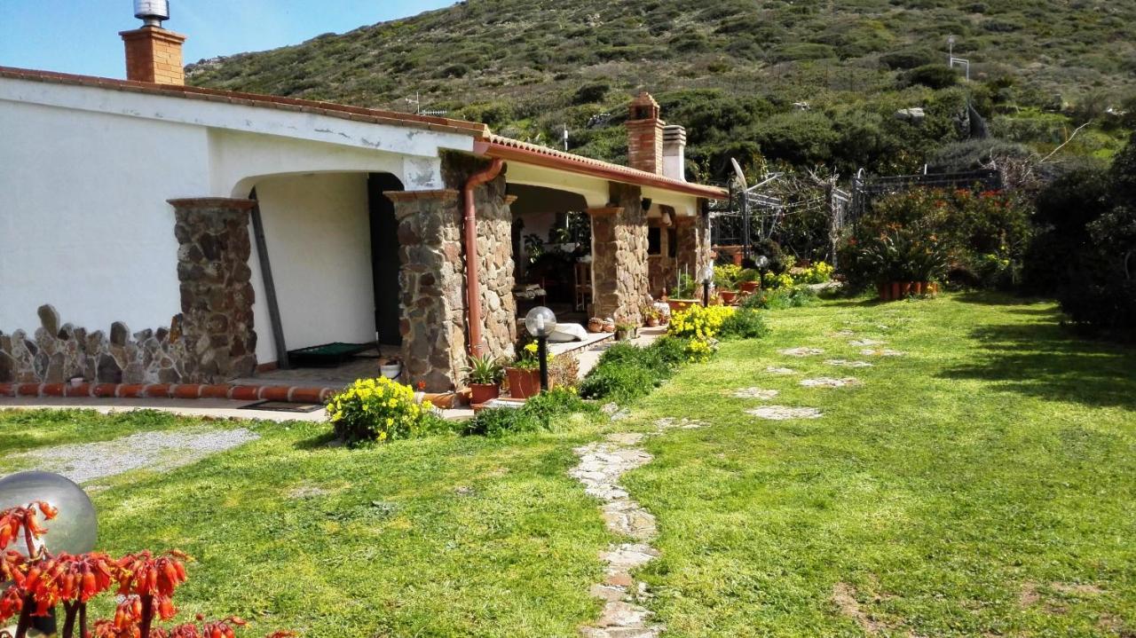 B&B Glamping Semaforo Capo Sperone SantʼAntìoco Exteriér fotografie